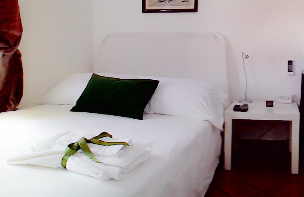 Bed And Breakfast Aloisio San Gregorio di Catania Værelse billede